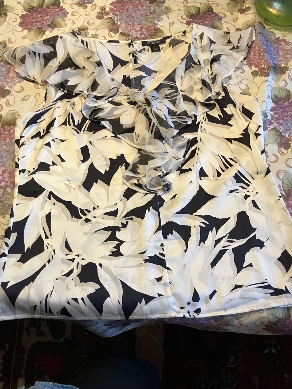 ST. JOHN SILK BLOUSE SIZE 10 - Picture 2 of 11